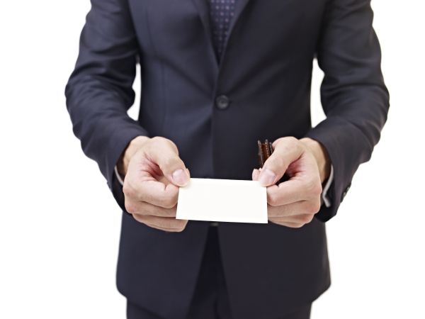 How to hand over business cards